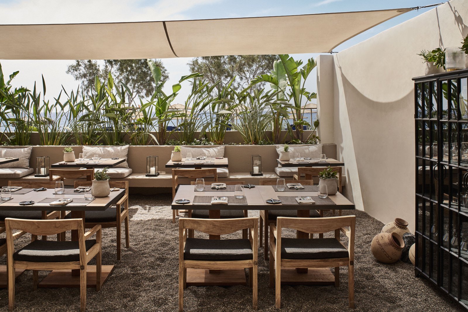 Istoria Beach, a Member of Design Hotels, Santorini, eat & drink