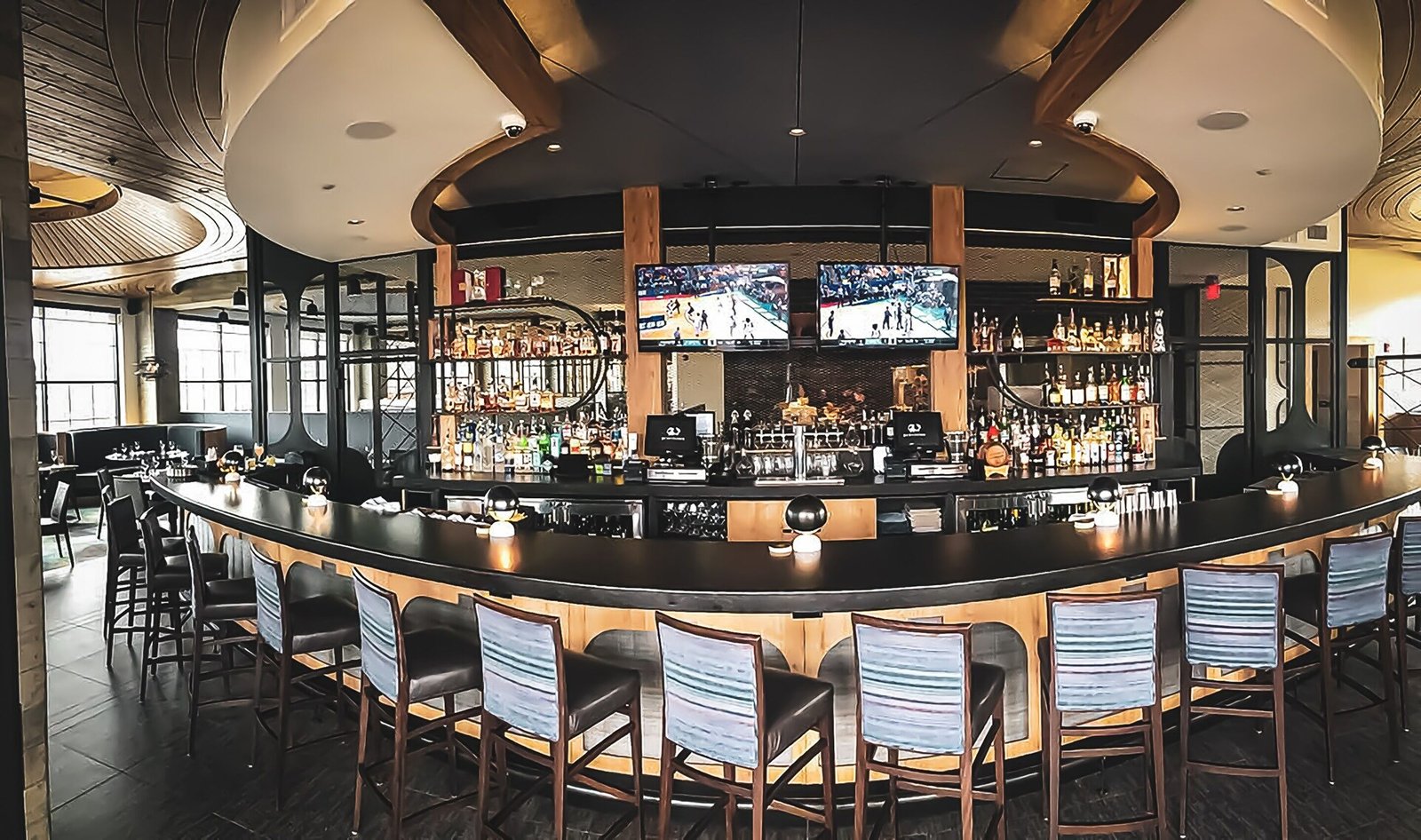 Ironworks Hotel Indy, eat & drink
