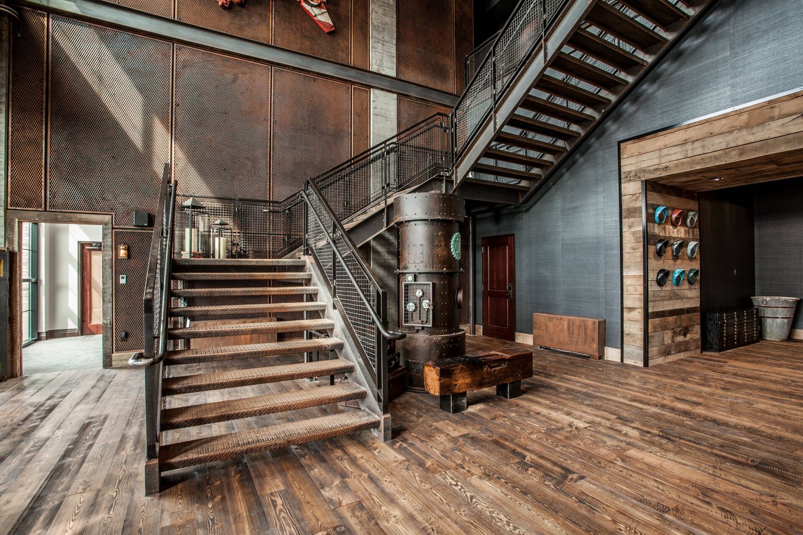 Ironworks Hotel Indy, vibe