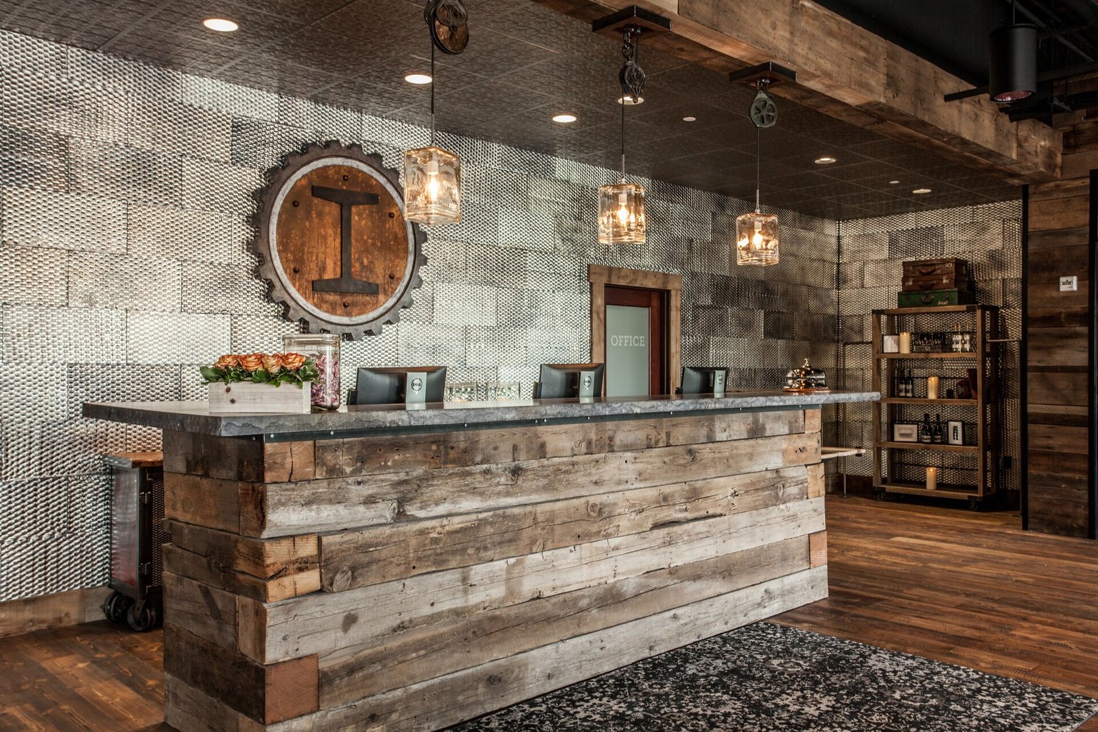 Ironworks Hotel Indy, vibe