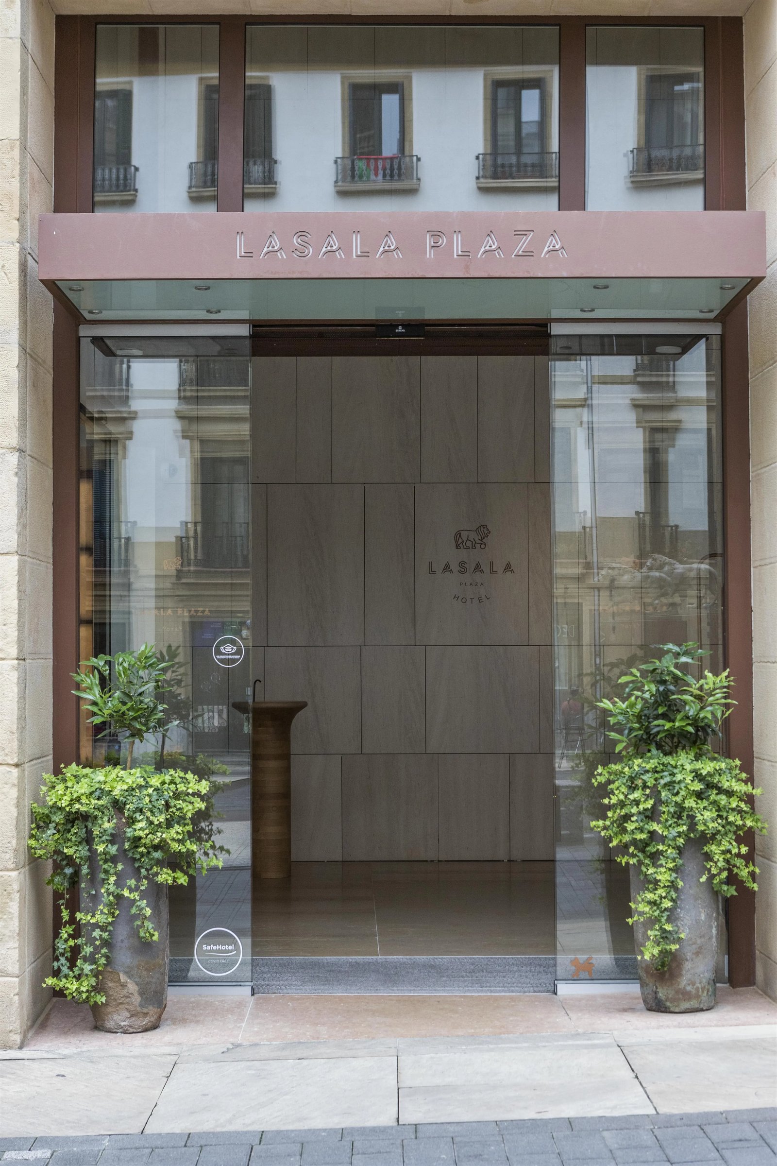 Hotel Lasala Plaza, backstory