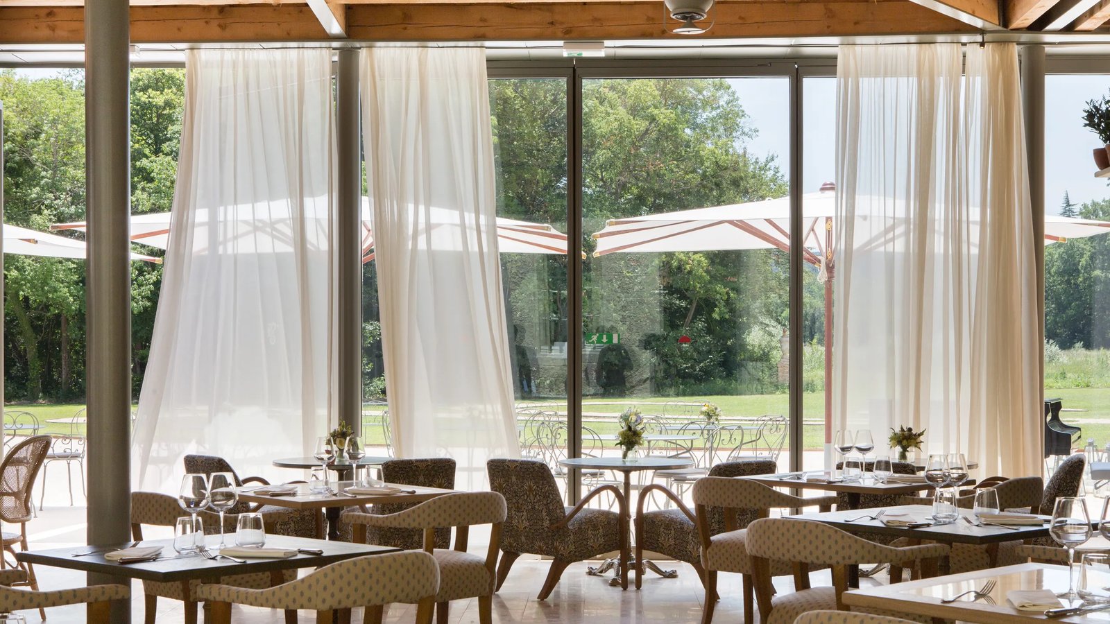 Château de Fonscolombe, eat & drink