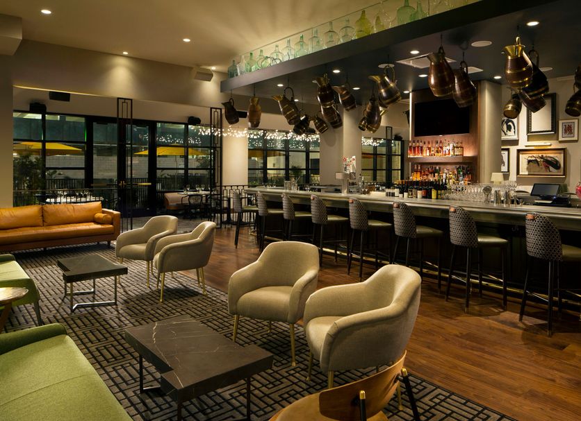 Hotel ZaZa Houston Memorial City, eat & drink