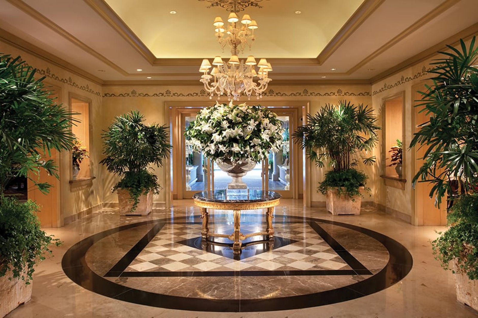 Four Seasons Hotel Los Angeles at Beverly Hills — vibe