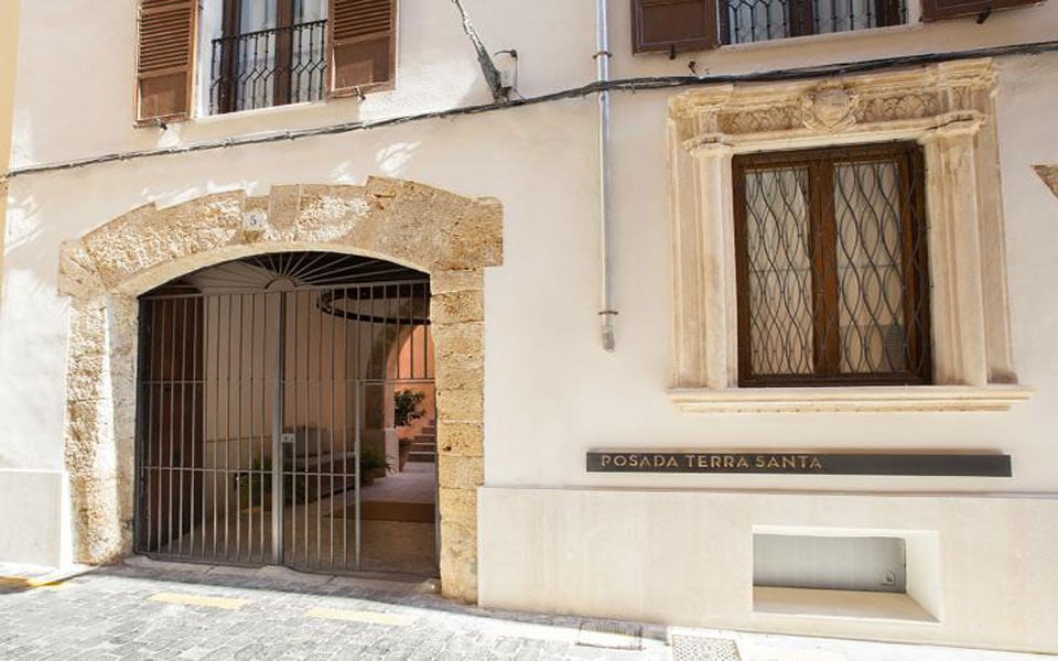 Posada Terra Santa, backstory