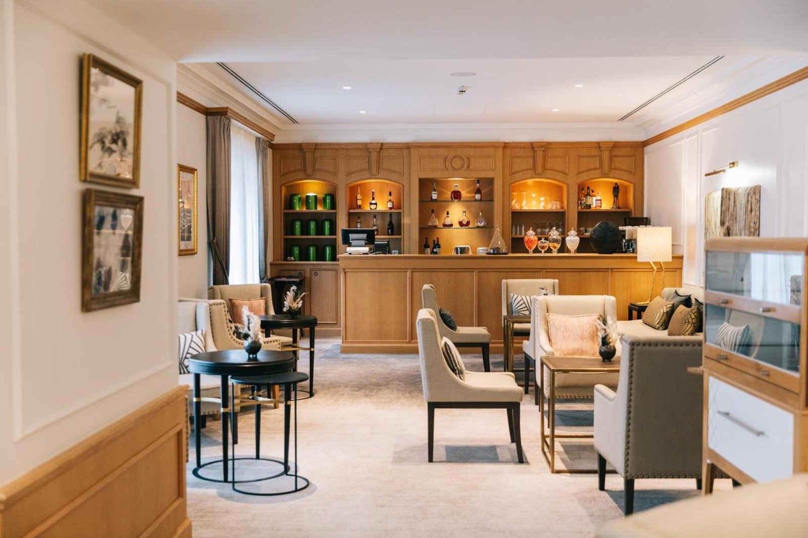 Hotel Chais Monnet & Spa, at the table