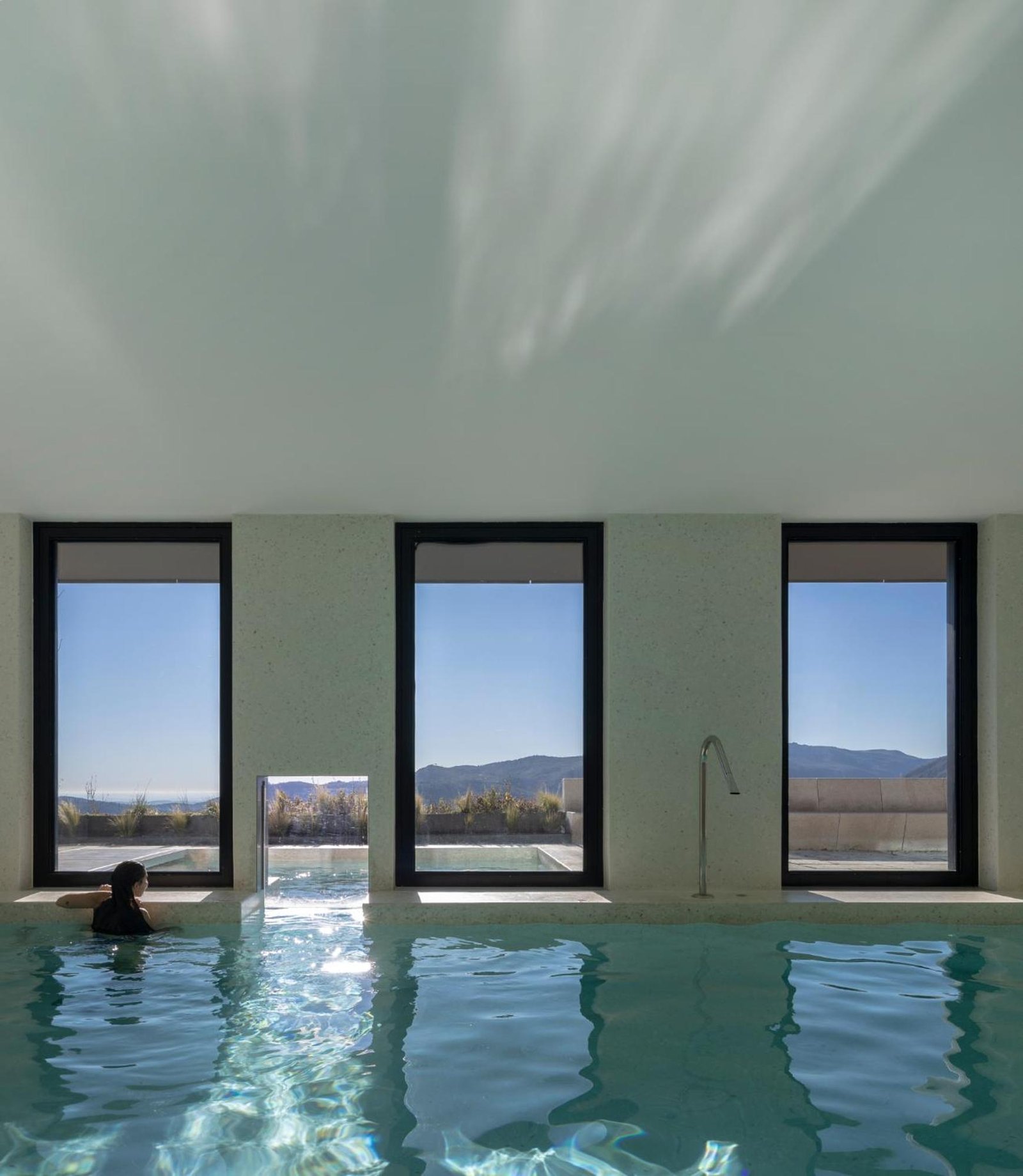Casa de São Lourenço / Burel Panorama Hotel, the pool
