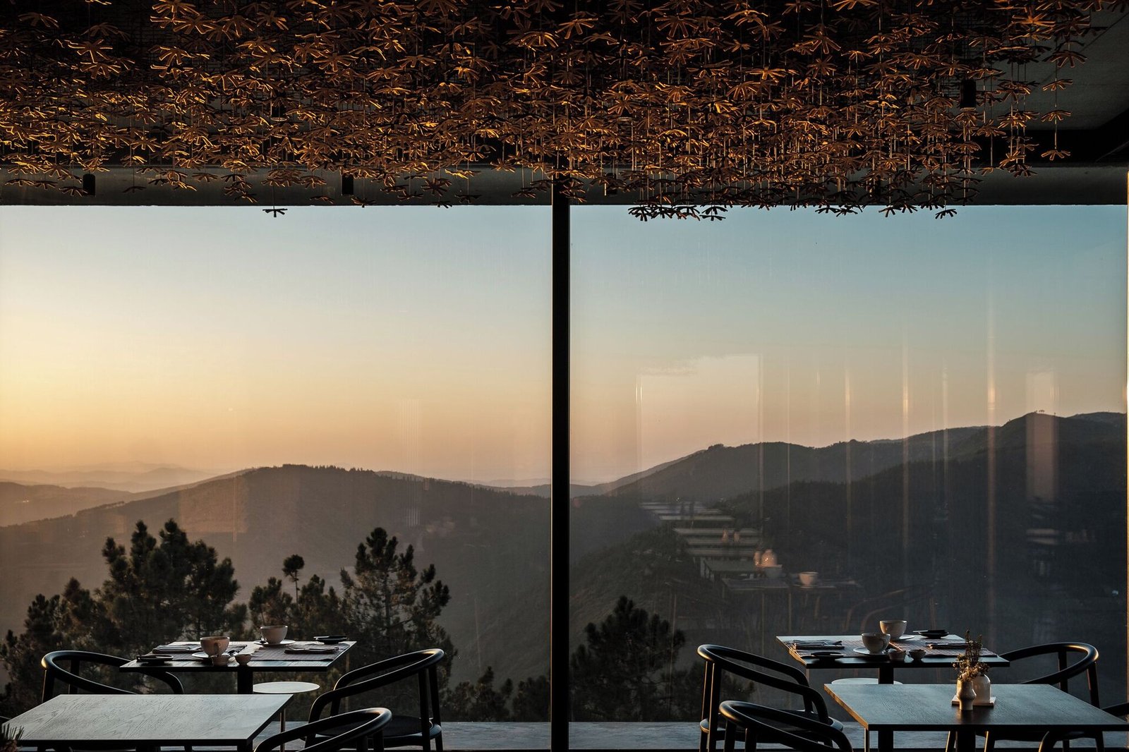 Casa de São Lourenço / Burel Panorama Hotel, restaurante fatiga