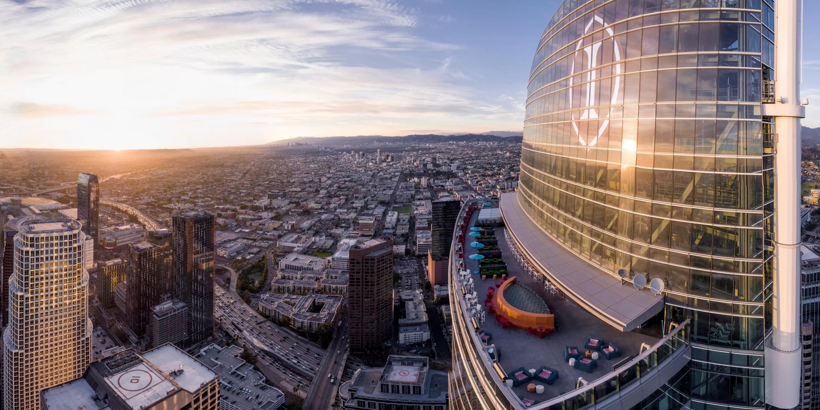 InterContinental Los Angeles Downtown — vibe