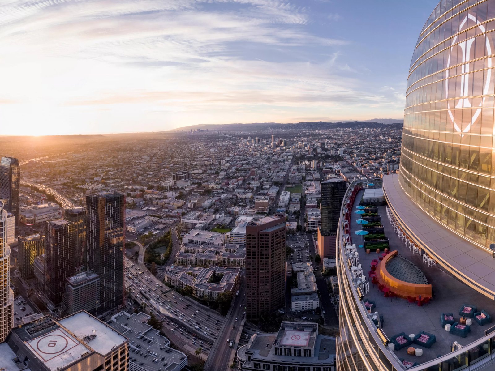 InterContinental Los Angeles Downtown — vibe