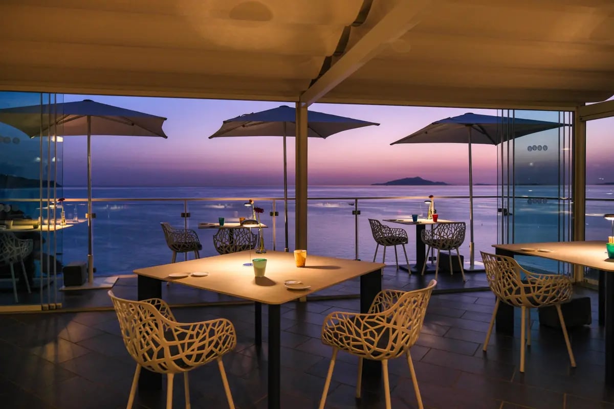 Art Hotel Villa Fiorella, at the table