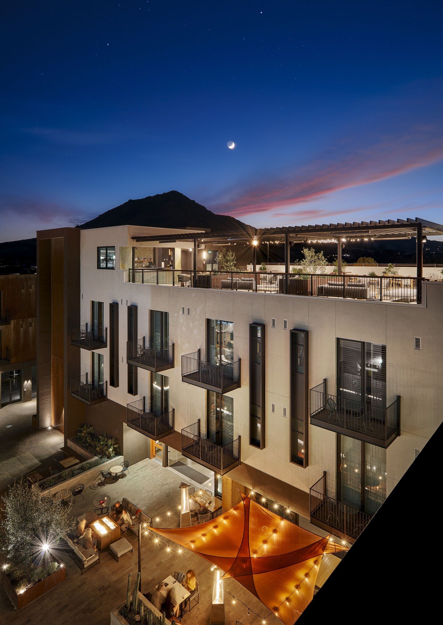 Hotel San Luis Obispo, backstory