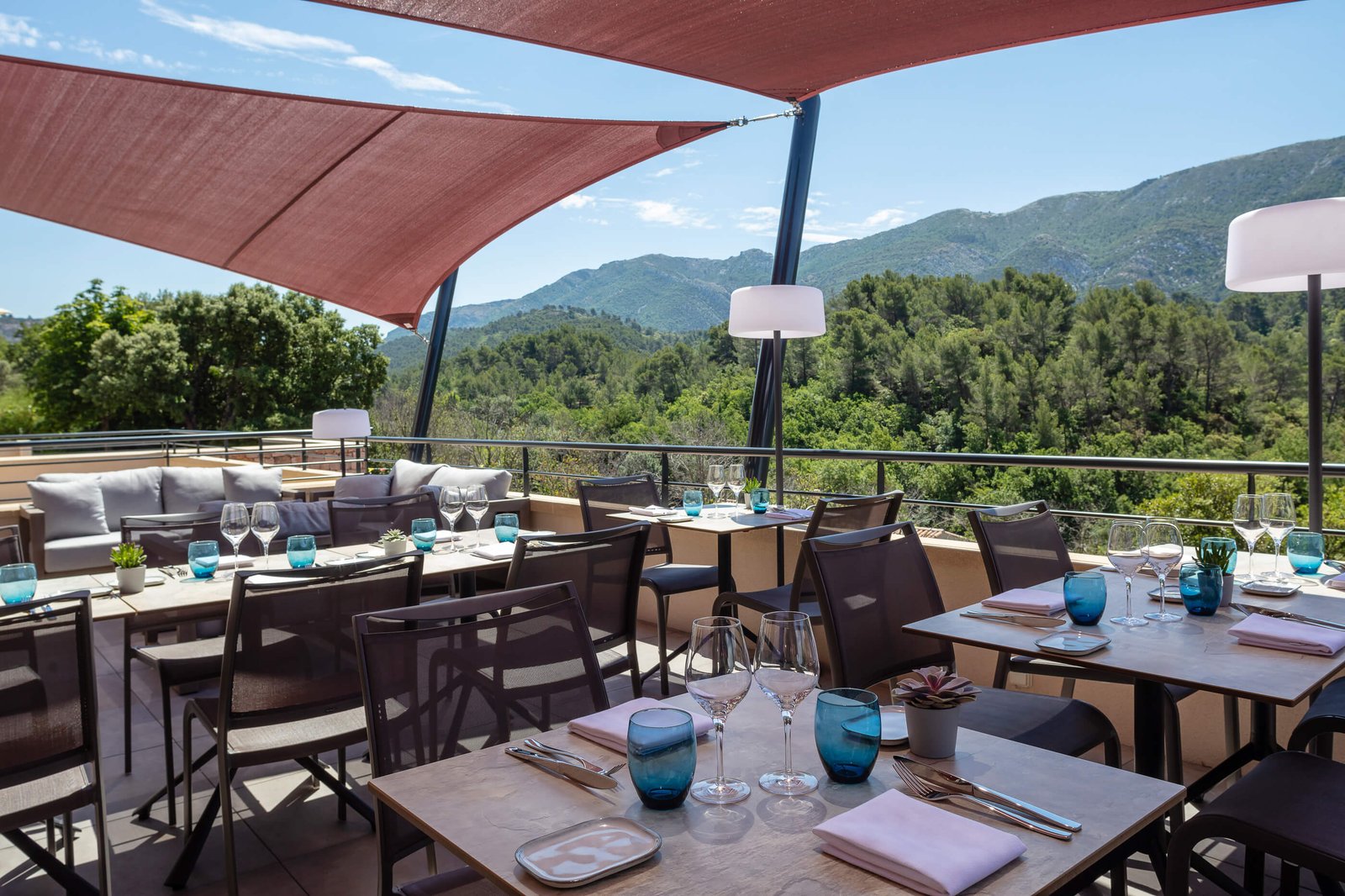 Hôtel Sainte Victoire Vauvenargues, eat & drink
