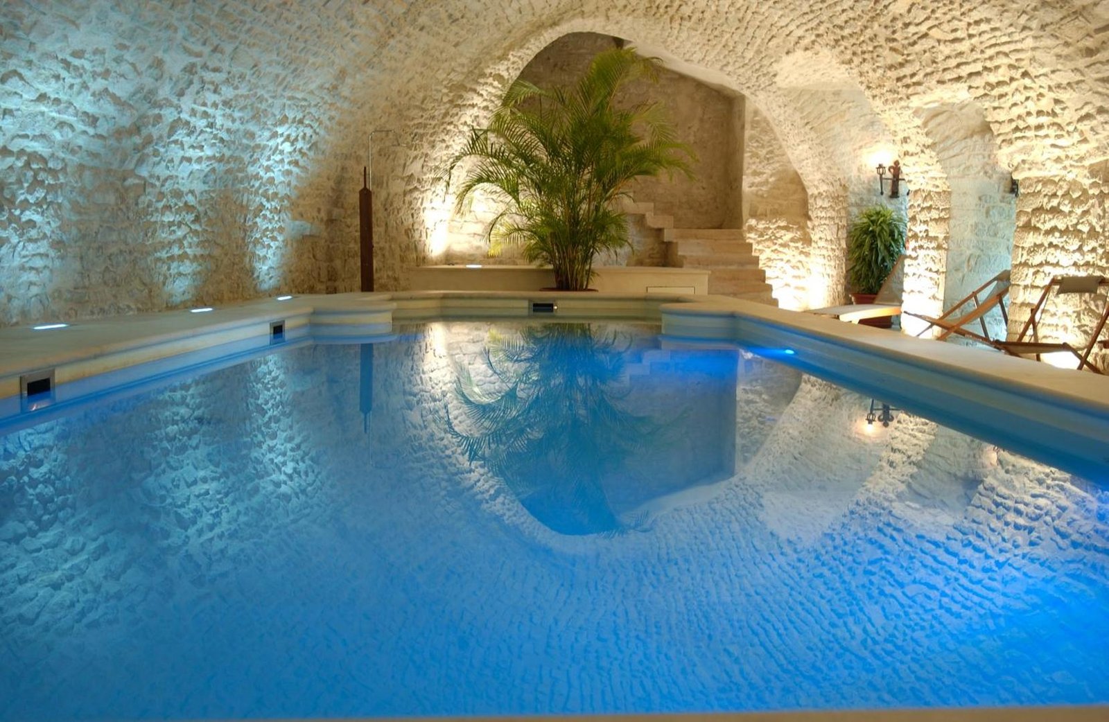 Château de Vault de Lugny et Clos Jordan, the pool