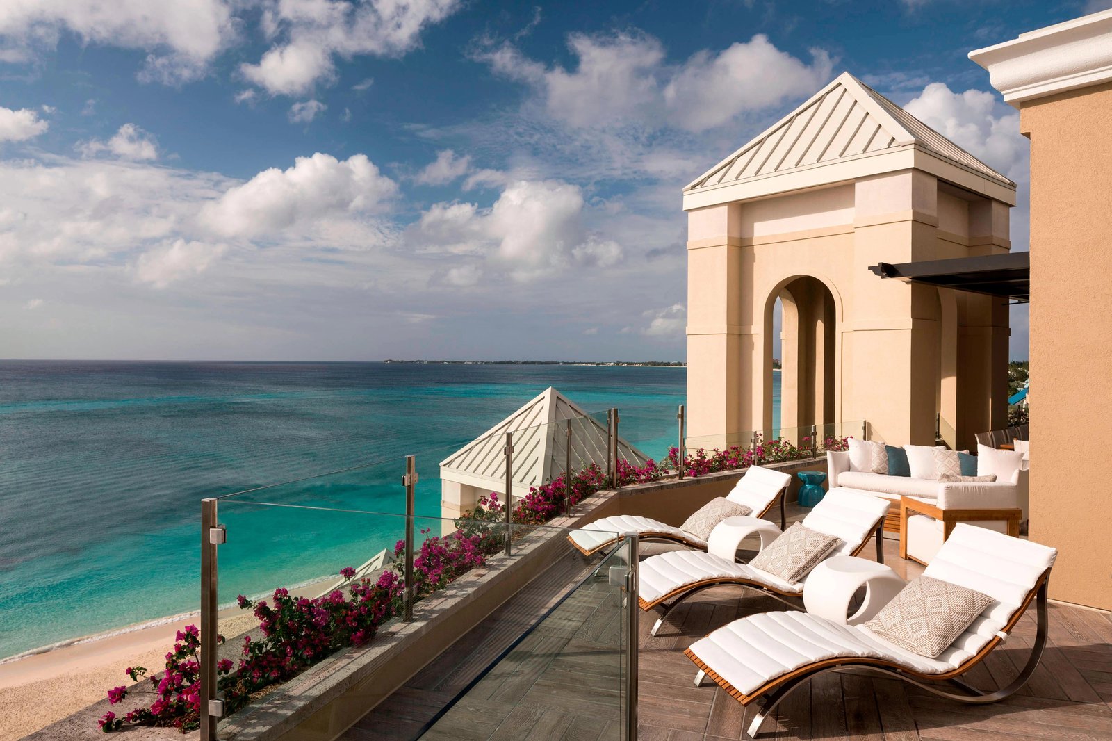 The Ritz-Carlton, Grand Cayman, vibe