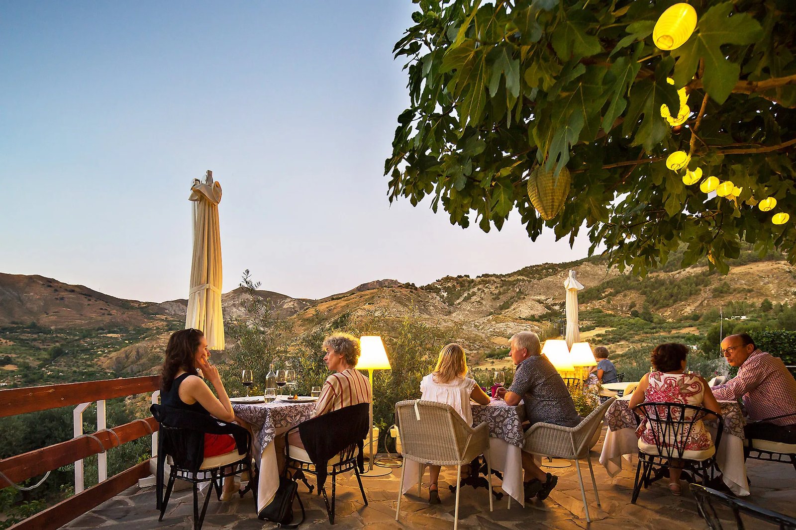 Hotel La Almunia del Valle, eat & drink