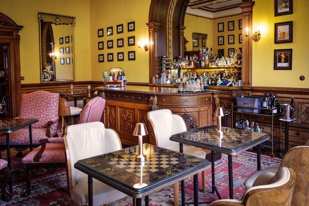 Palé Hall Hotel, the huntsman bar & whisky lounge