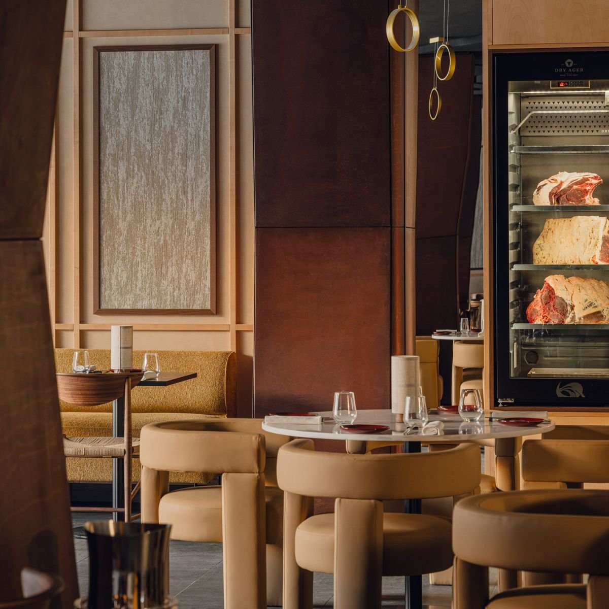 Aethos Monterosa, at the table