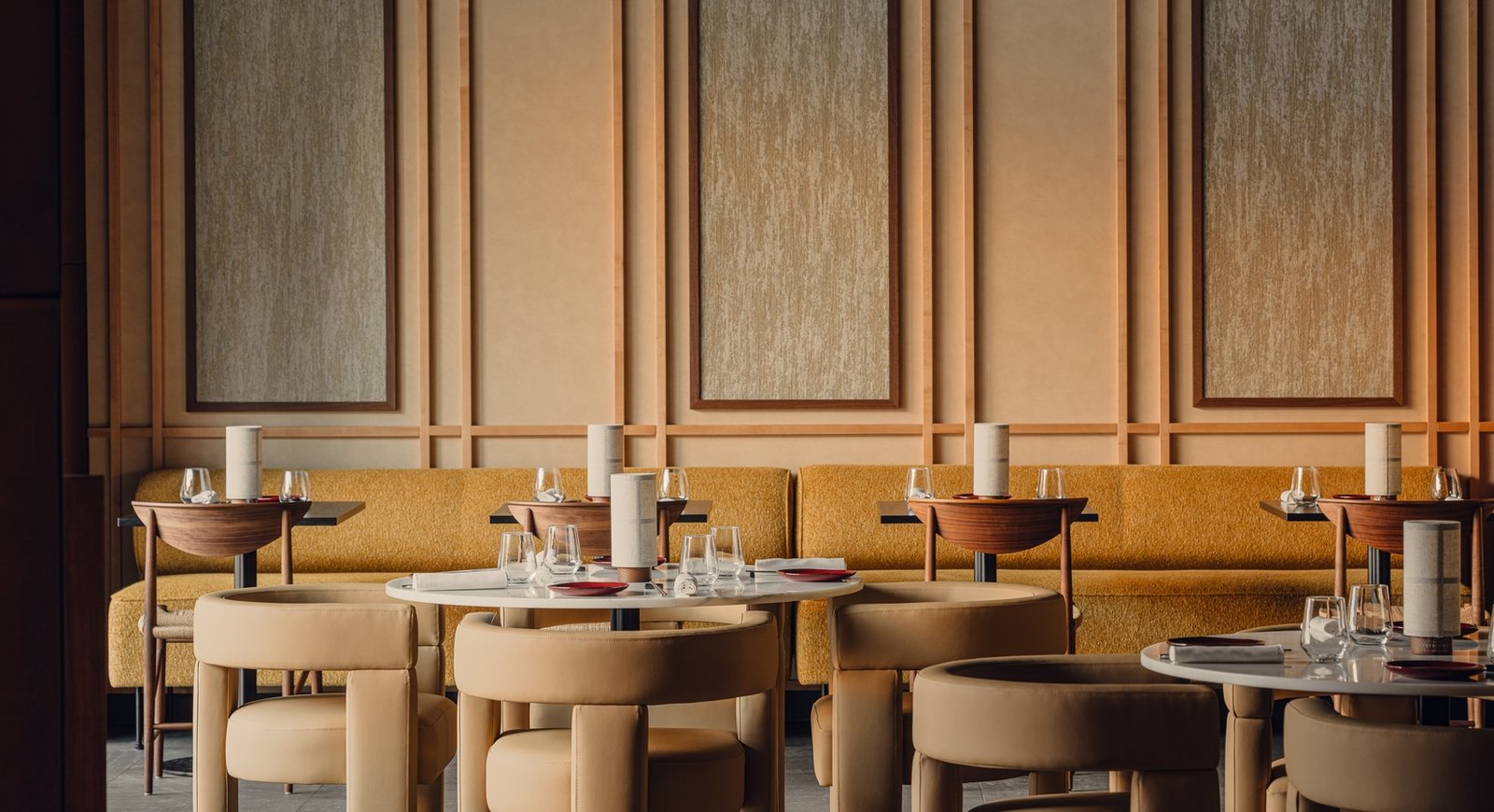 Aethos Monterosa, at the table