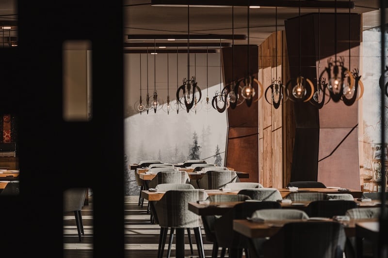Aethos Monterosa, at the table