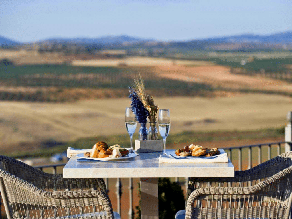 Hotel La Caminera Club de Campo, at the table