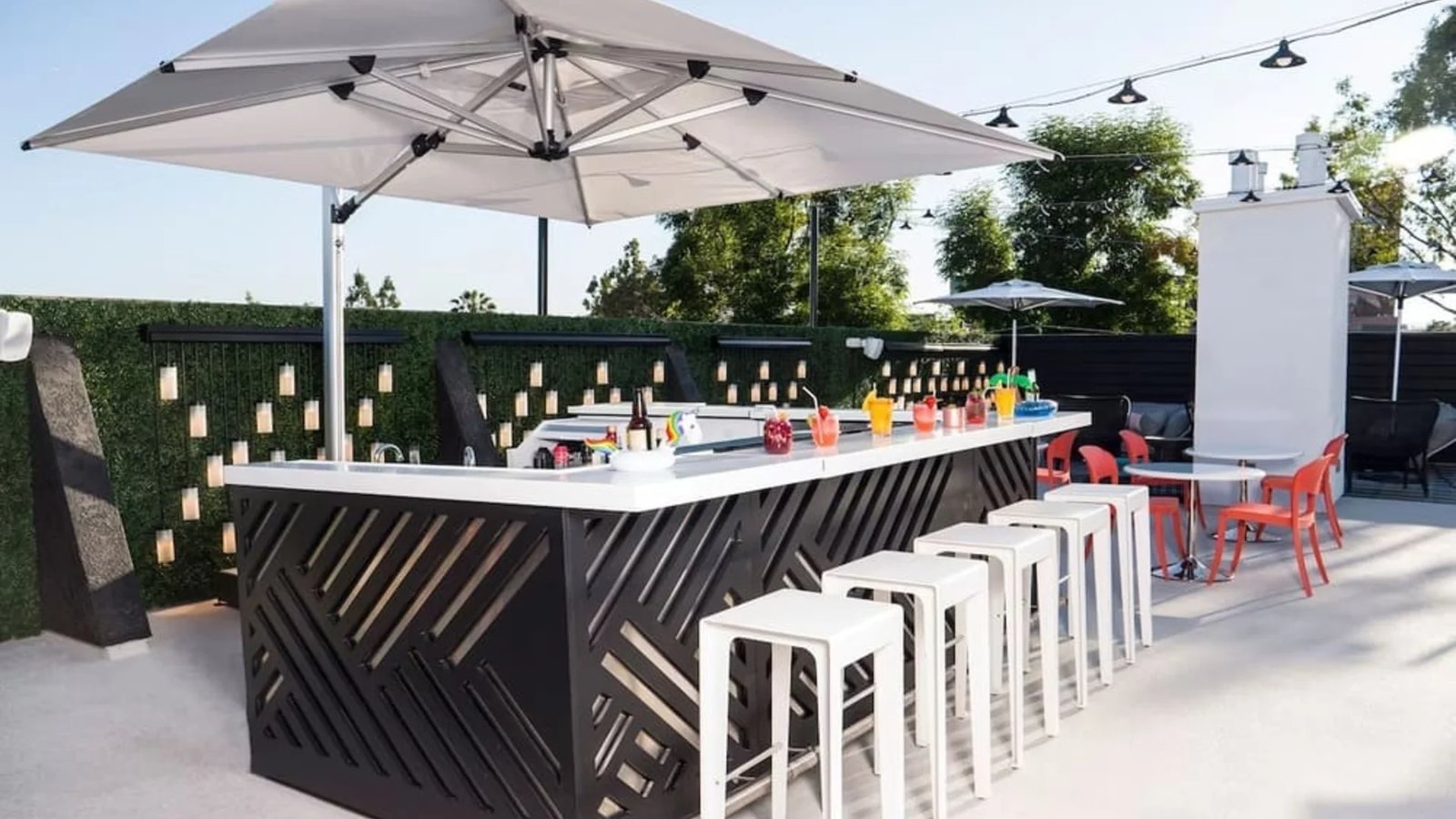 Le Parc at Melrose, rooftop skydeck & pool bar