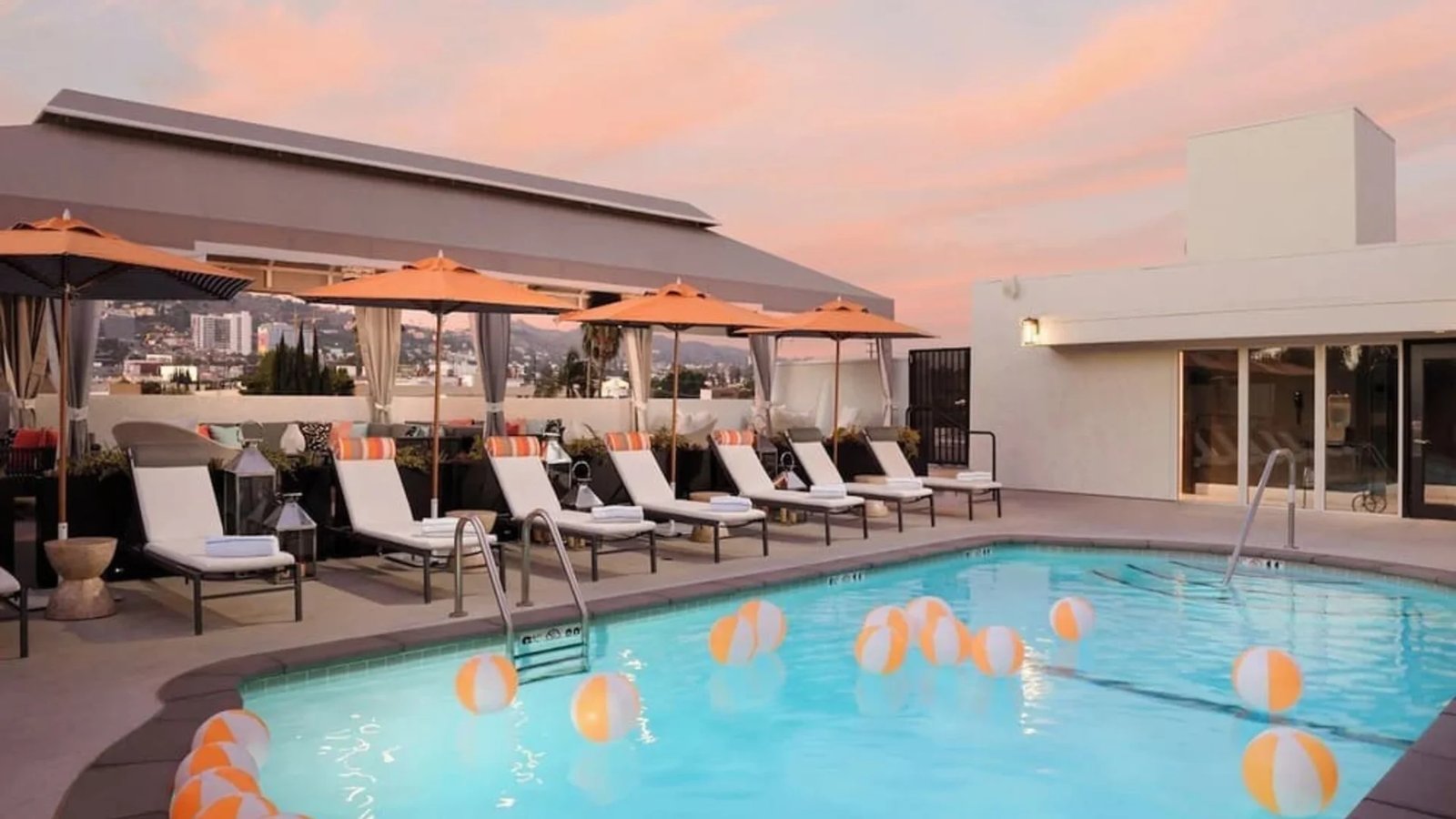 Le Parc at Melrose, the pool