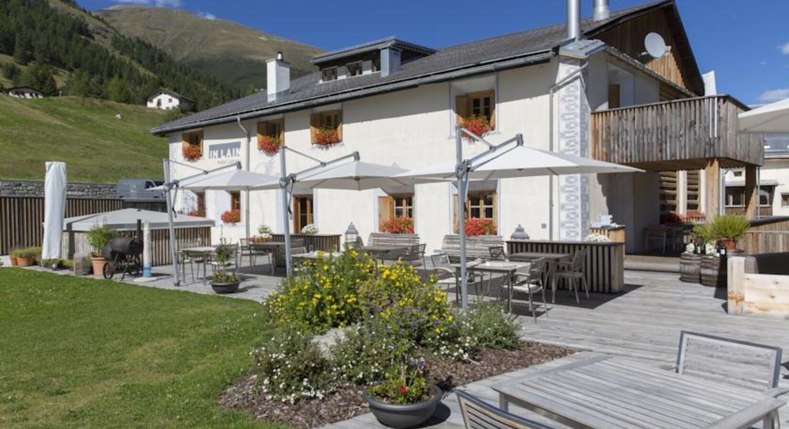 IN LAIN Hotel Cadonau, backstory