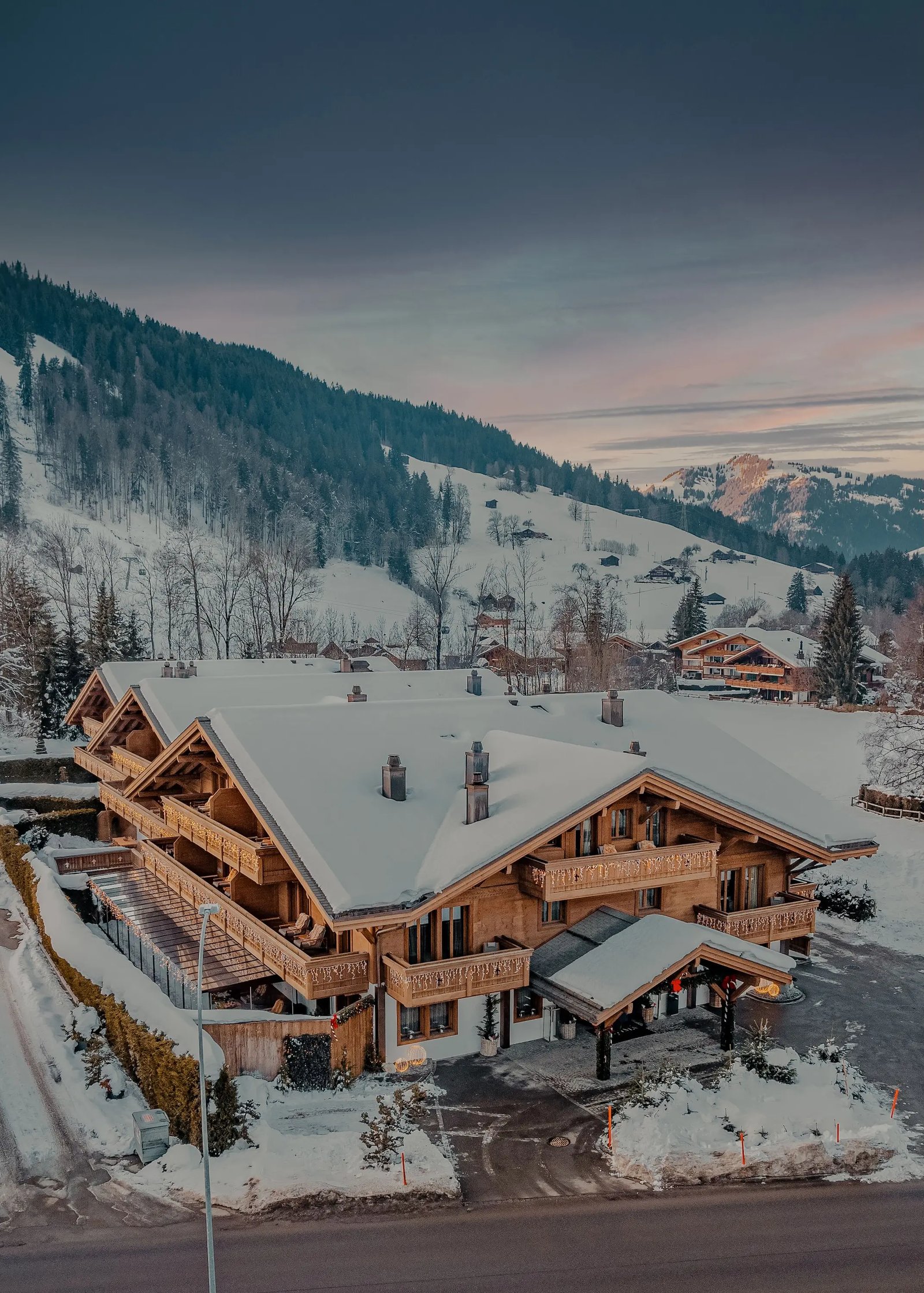 Ultima Hotel Gstaad, backstory