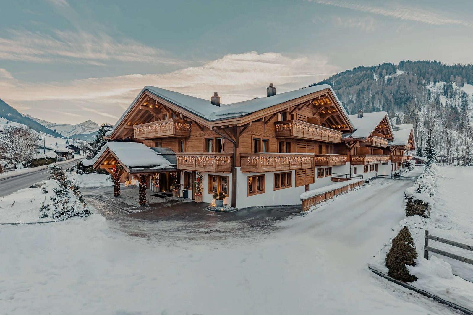 Ultima Hotel Gstaad, backstory