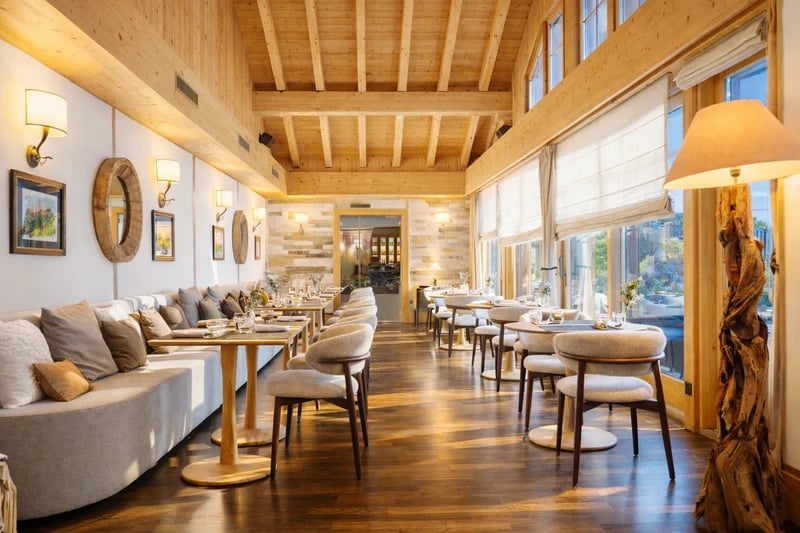 Chalet RoyAlp Hôtel & Spa, at the table