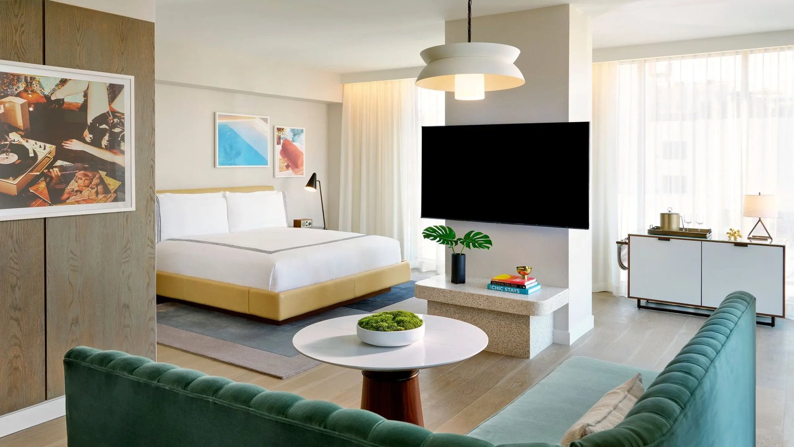 The Hollywood Grande — rooms
