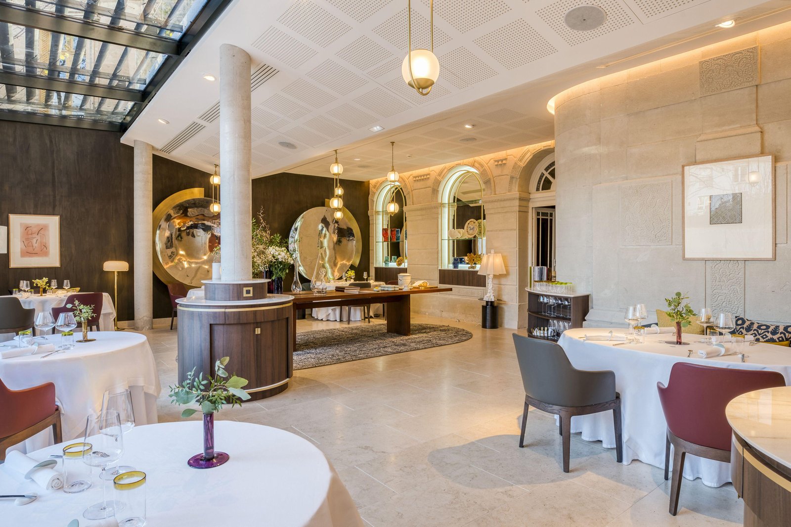 Maison Albar - L'Imperator, at the table