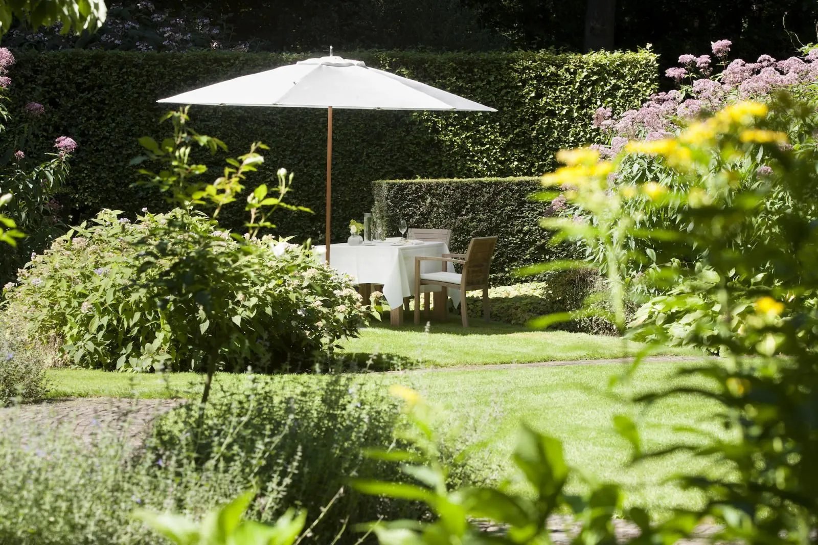 Hotel Landgoed Het Roode Koper, at the table