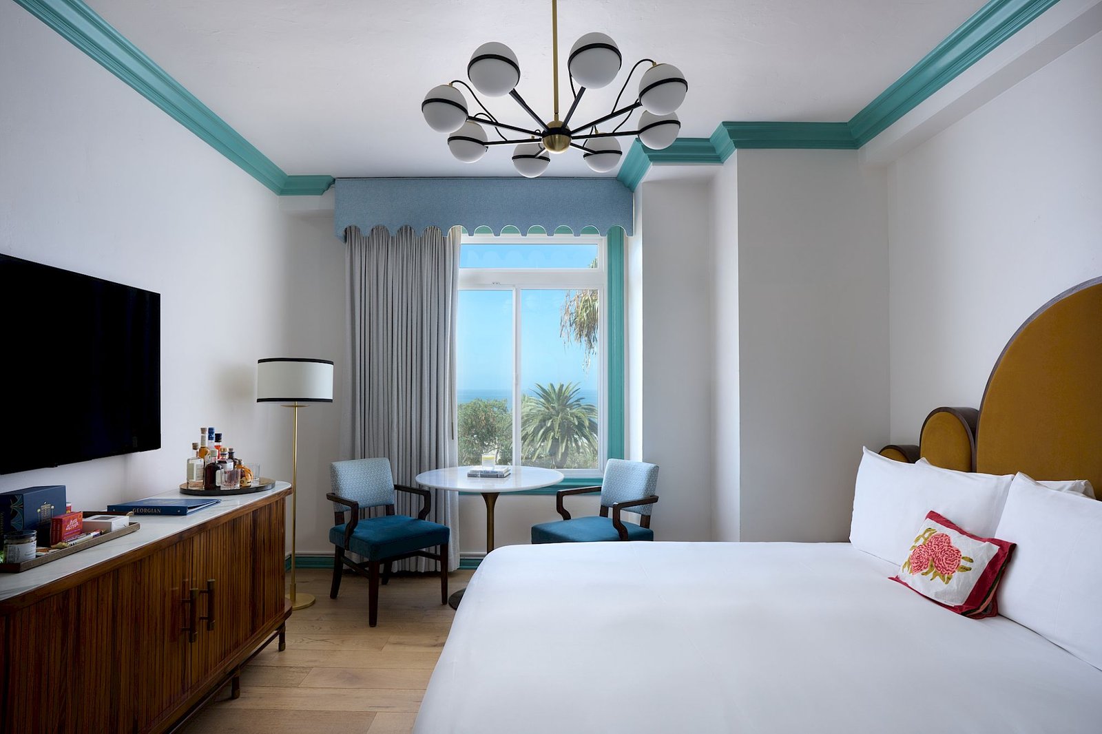 The Georgian Hotel — rooms