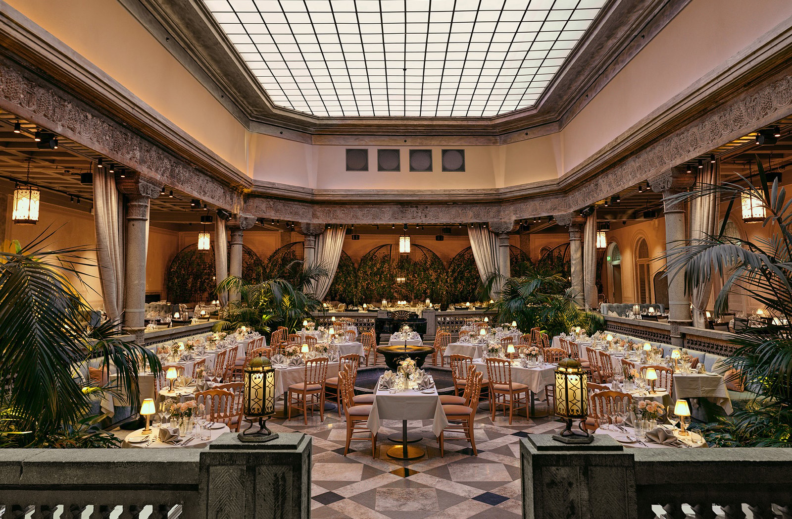 Britannia Hotel, vibe