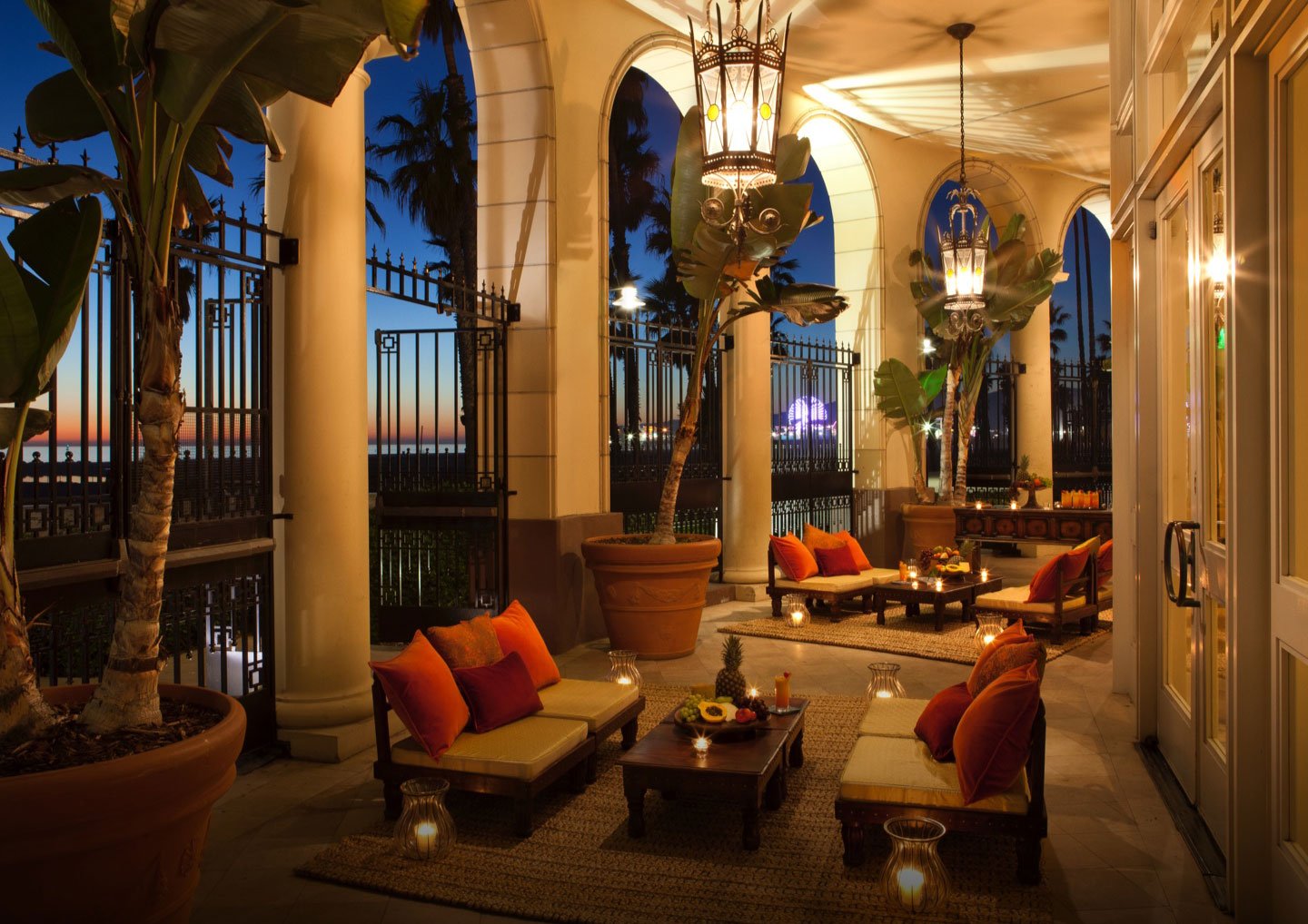Hotel Casa Del Mar — vibe