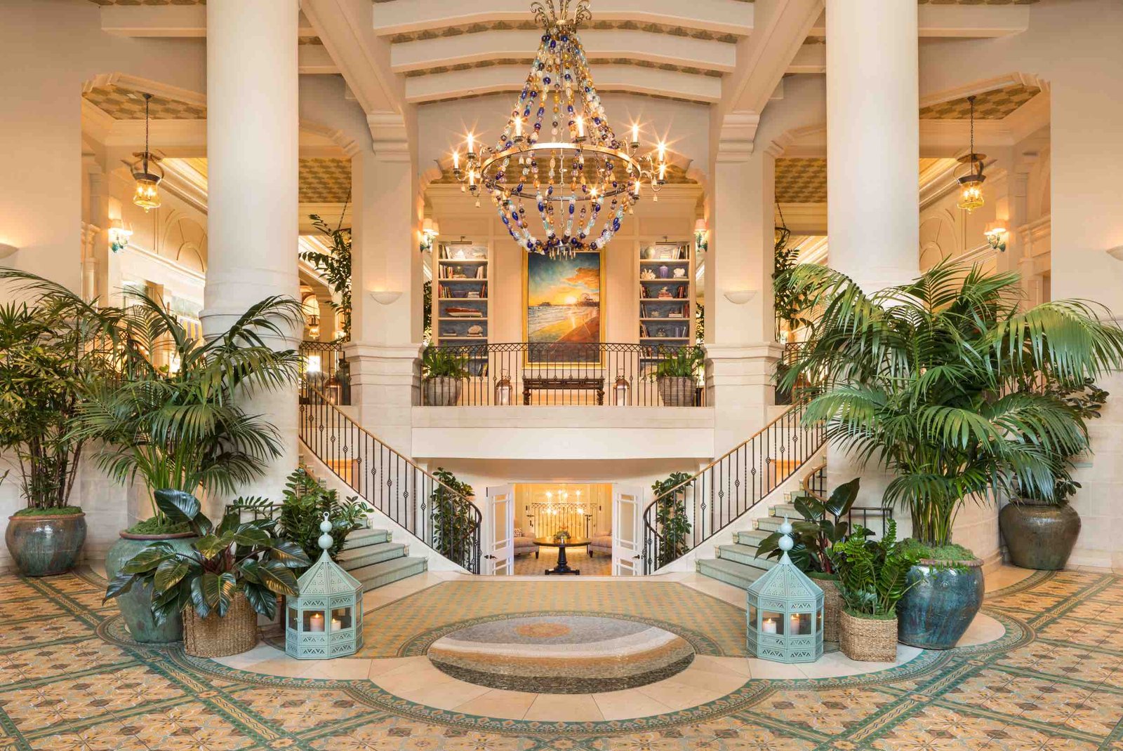 Hotel Casa Del Mar — vibe
