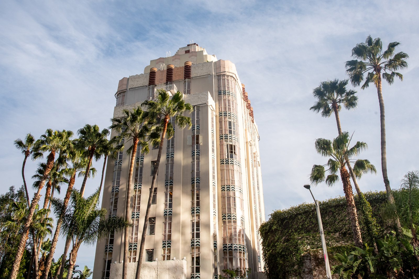 Sunset Tower Hotel, how it began