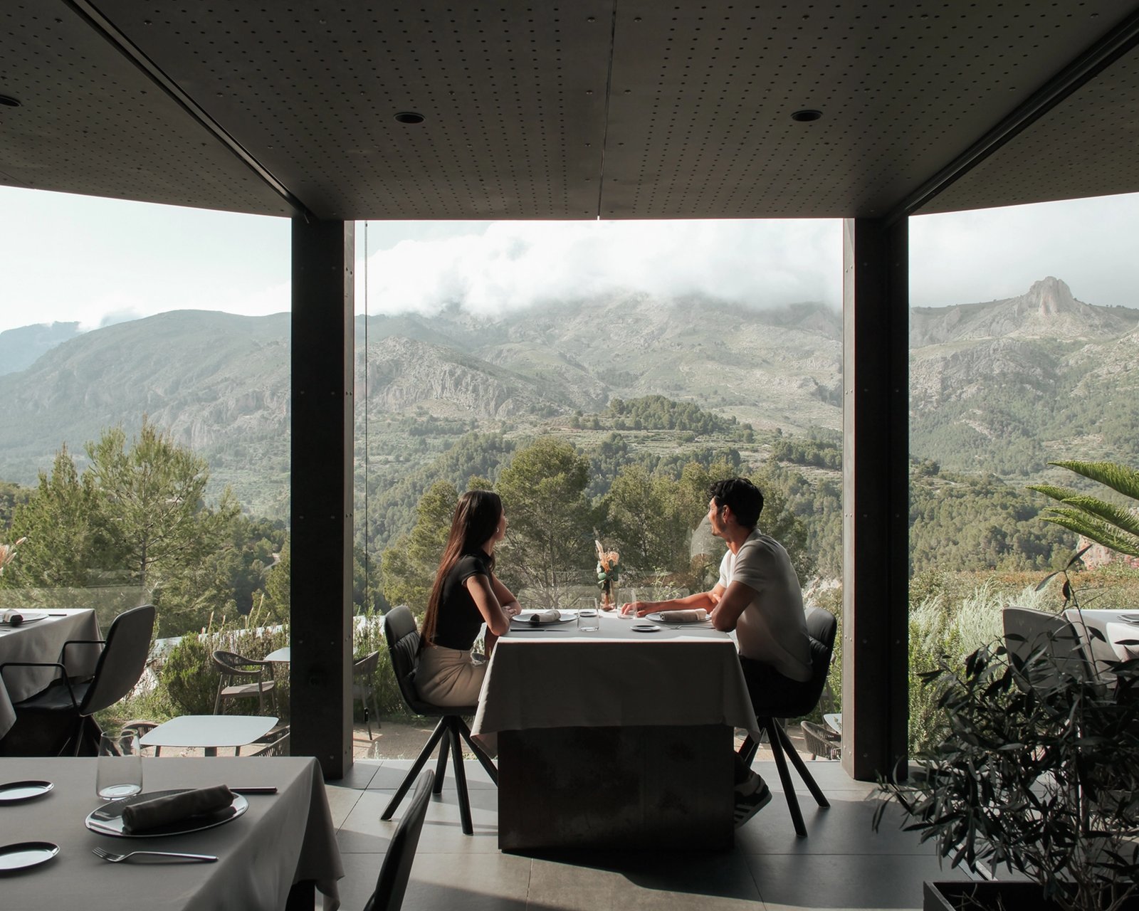 VIVOOD Landscape Hotel, at the table