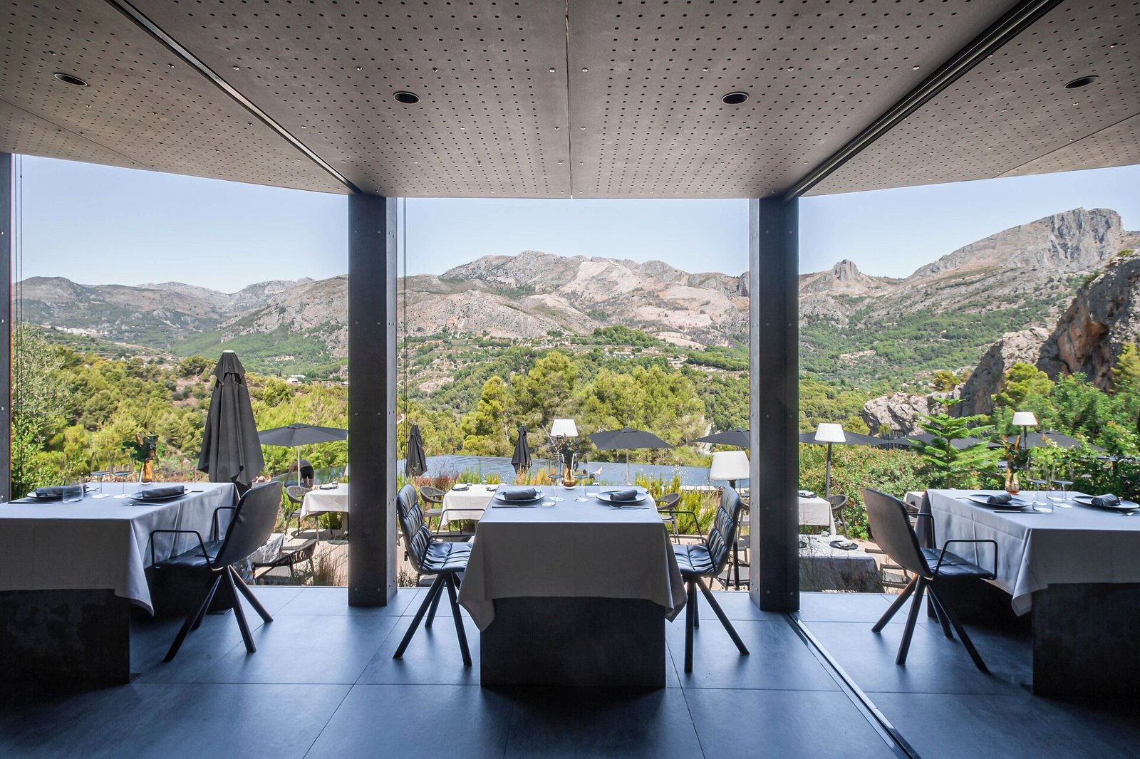 VIVOOD Landscape Hotel, at the table