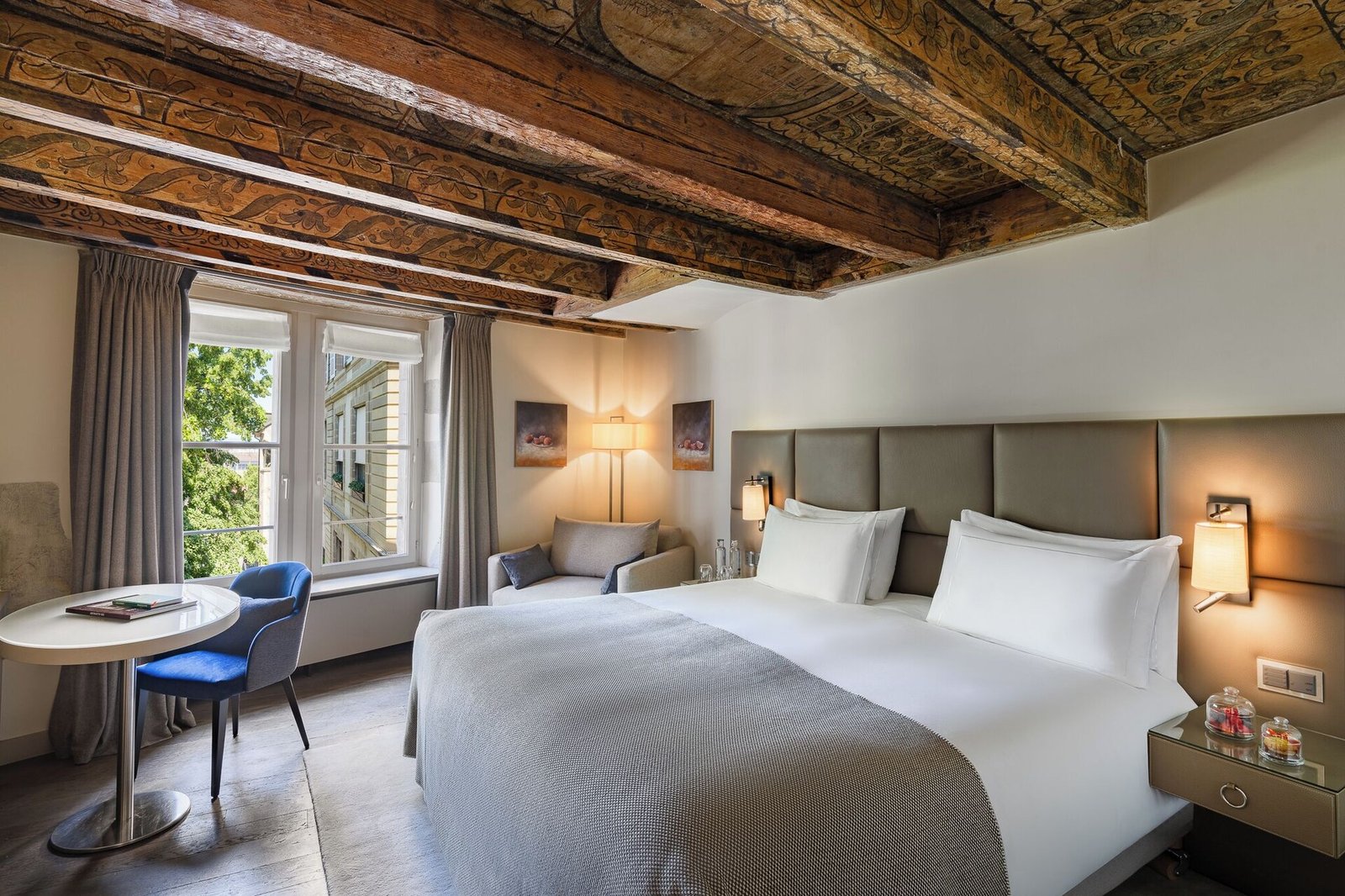Hôtel Les Armures, rooms