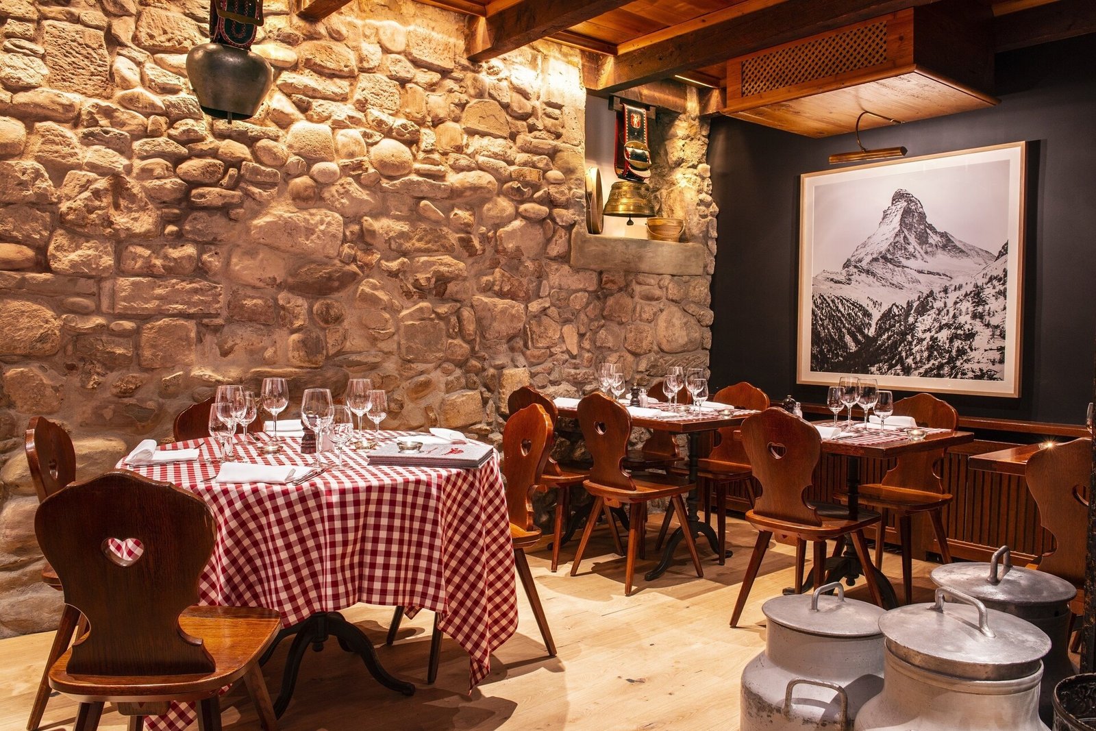 Hôtel Les Armures, eat & drink