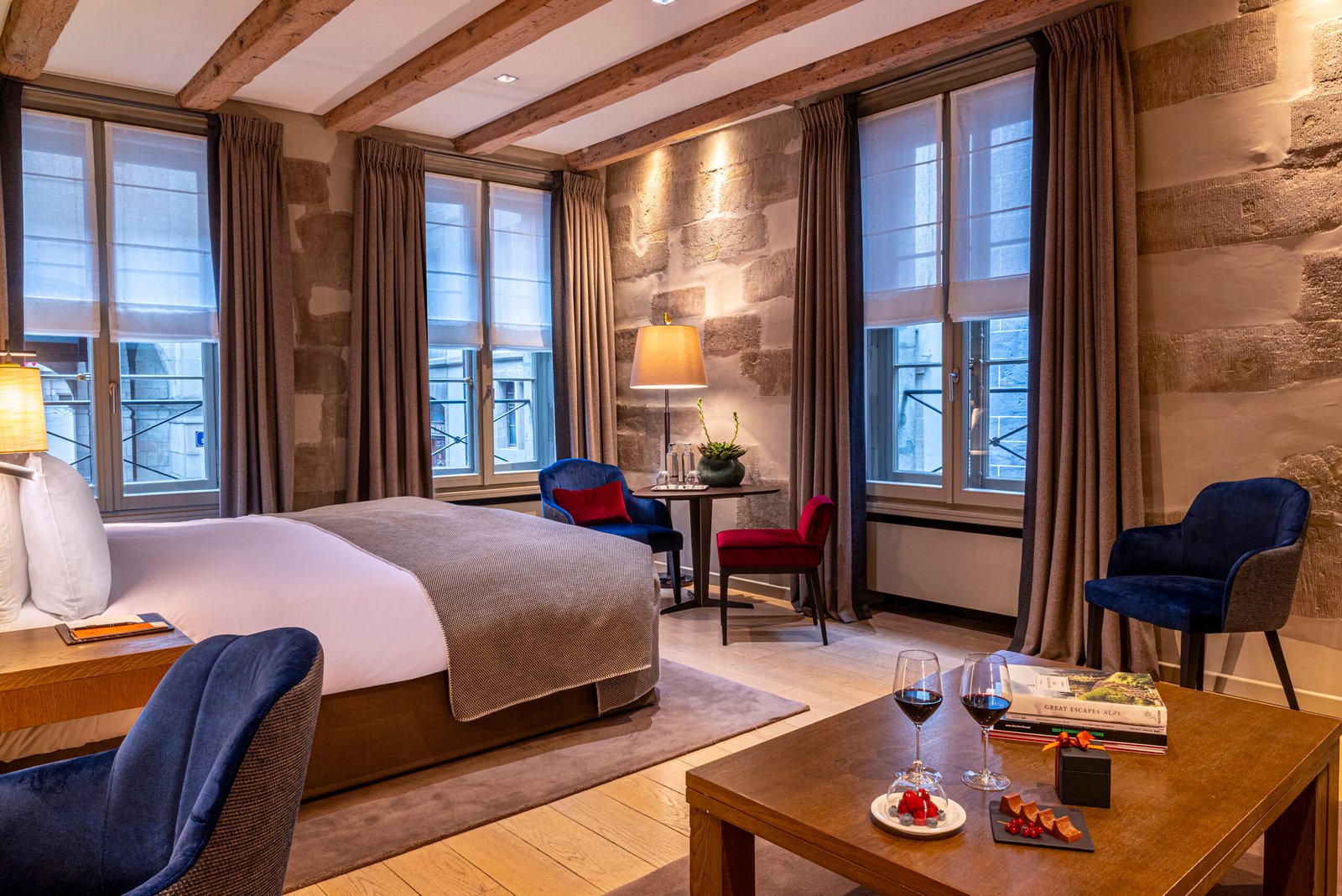 Hôtel Les Armures, rooms