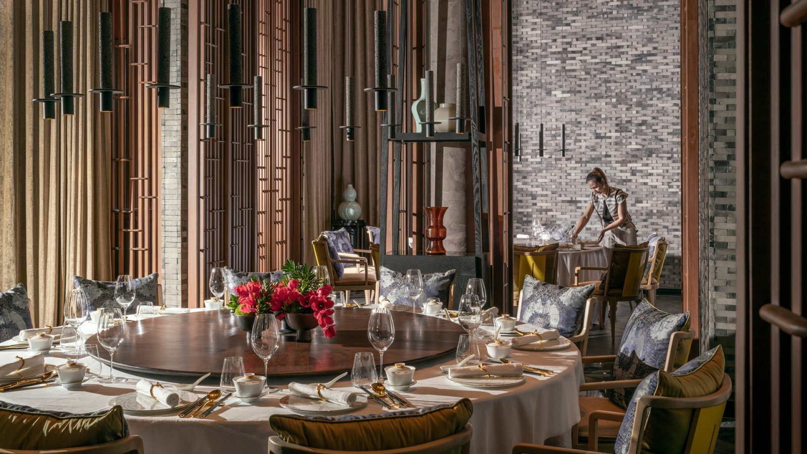 Four Seasons Hotel Bangkok at Chao Phraya River, at the table