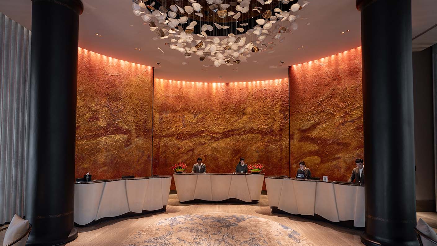 Four Seasons Hotel Bangkok at Chao Phraya River — vibe