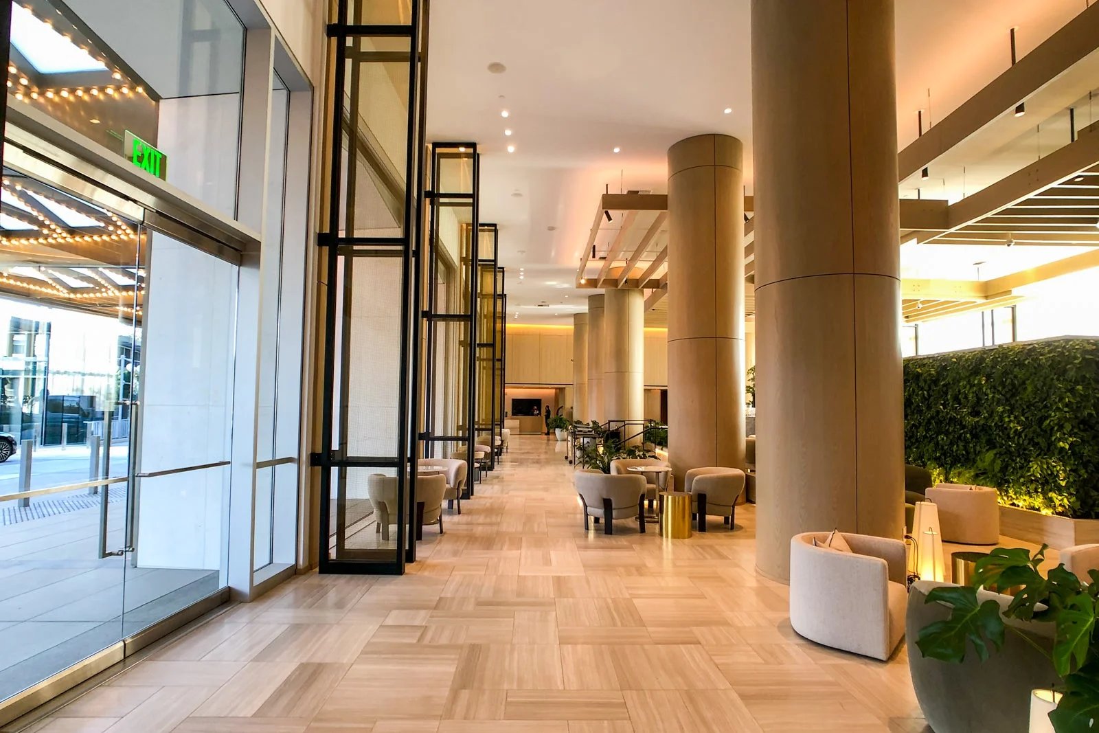 Fairmont Century Plaza — vibe