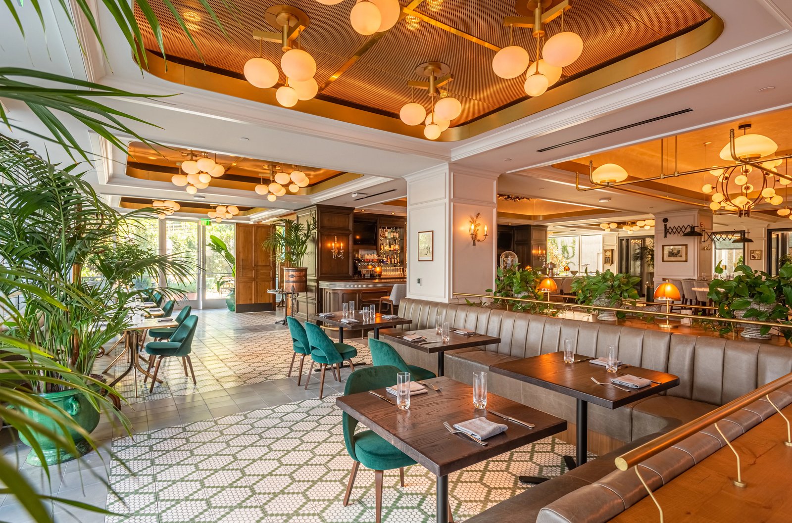 Fairmont Century Plaza, lumière brasserie