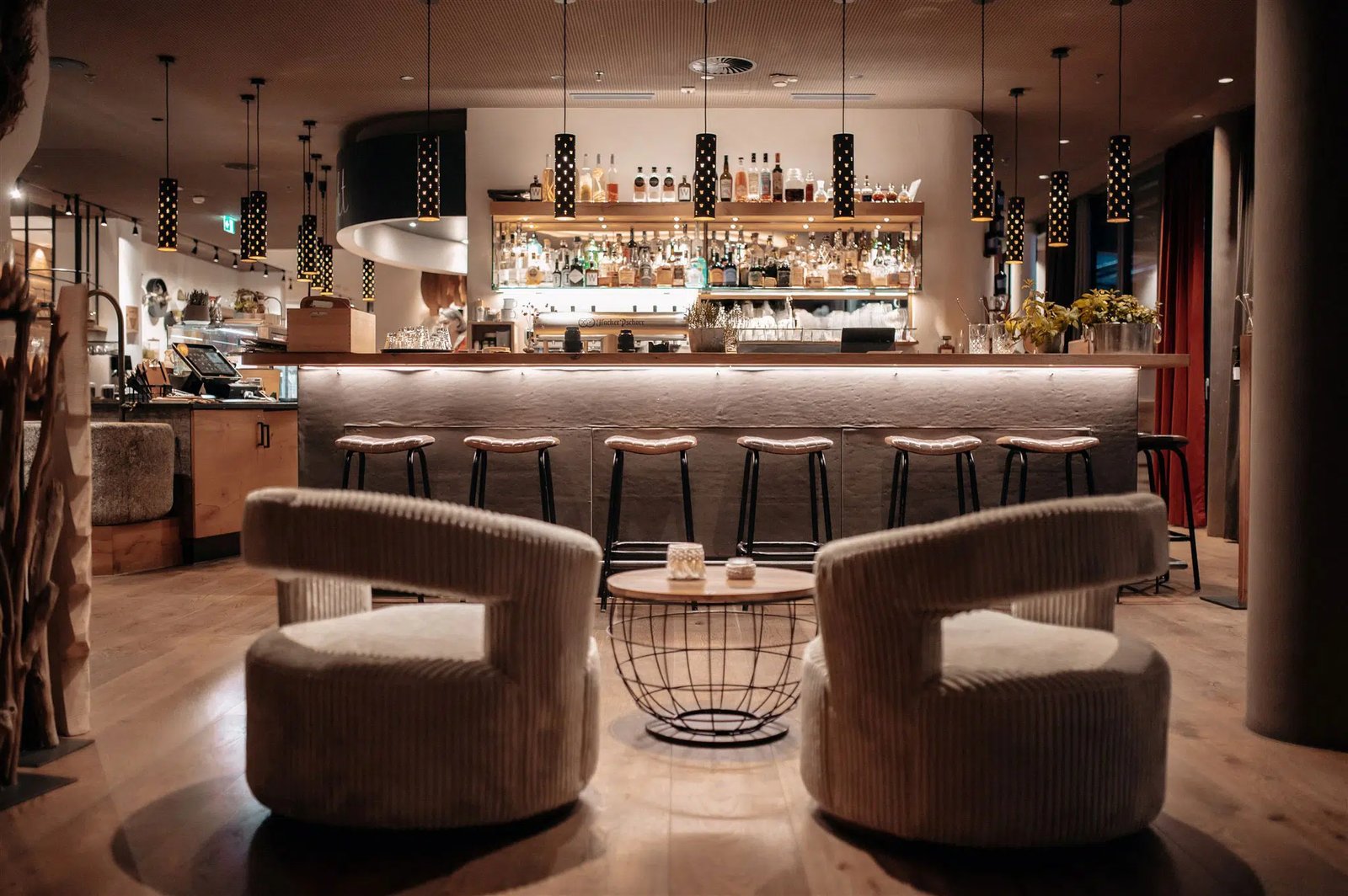 Boutiquehotel Werdenfelserei, at the table