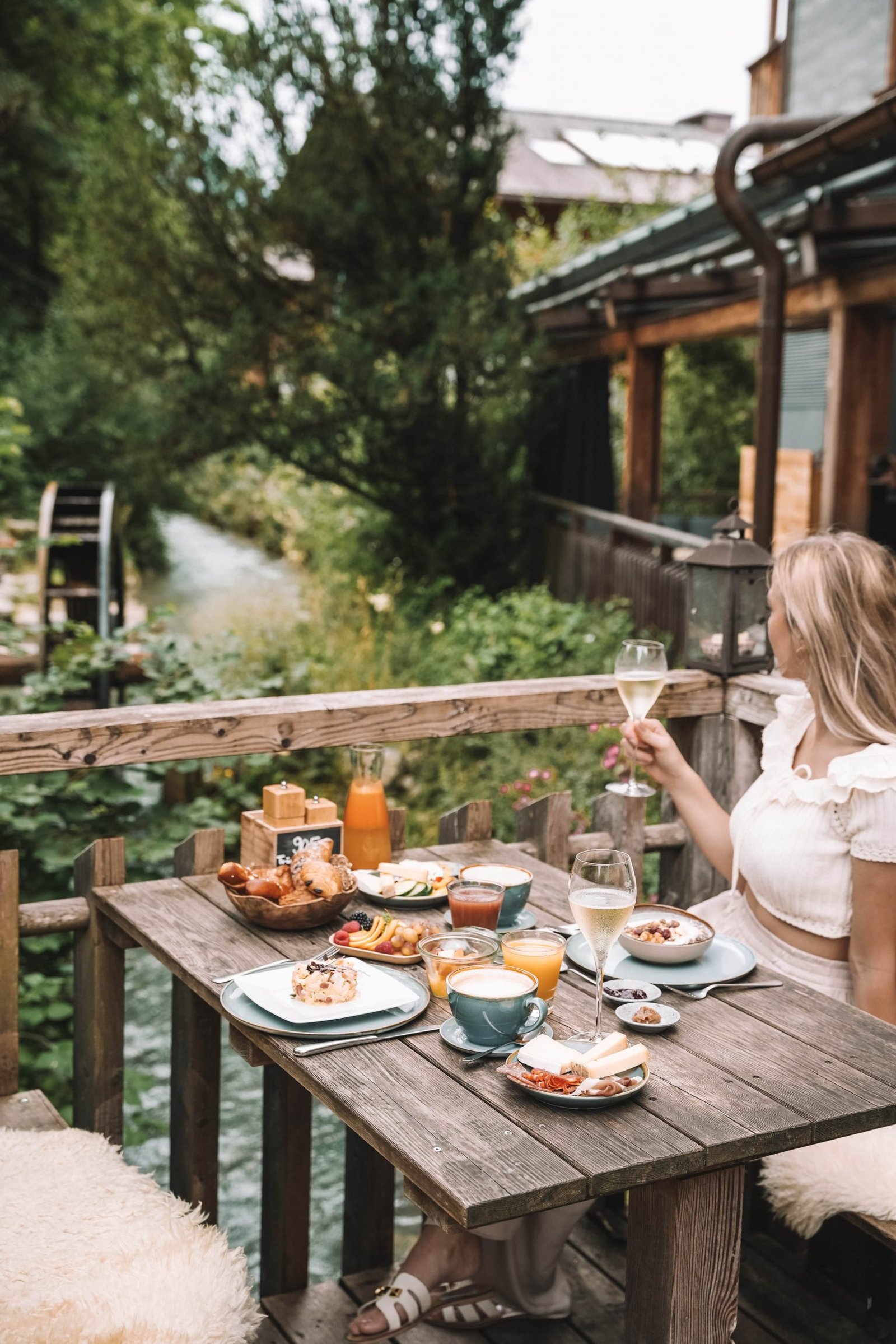Boutiquehotel Werdenfelserei, at the table